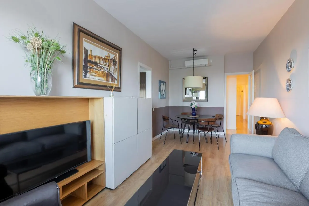 Lodging Apartments Guell Gaudi Barcelona